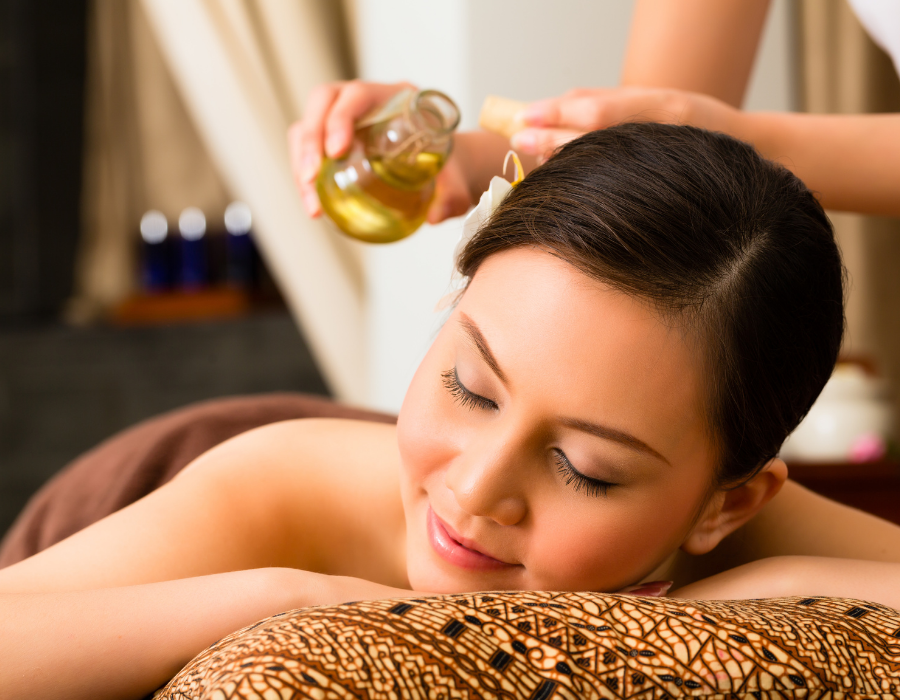 Phương pháp massage tinh dầu mang đến nhiều công dụng cho sức khỏe